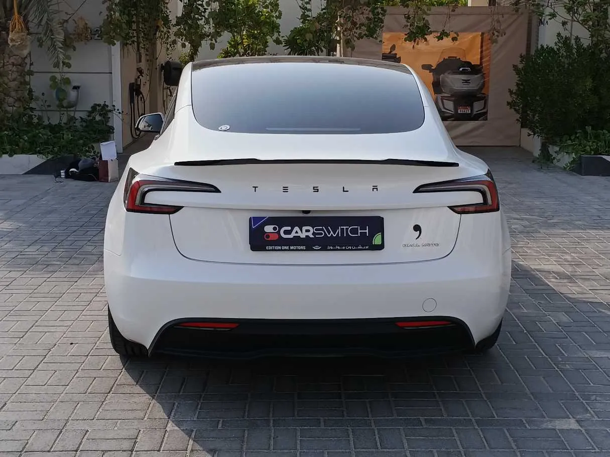 Car image 6