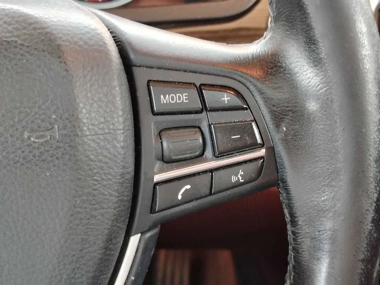 Car image 29