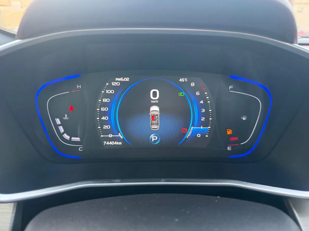 Car image 18