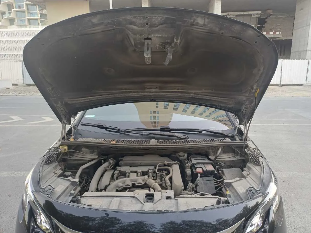Car image 25
