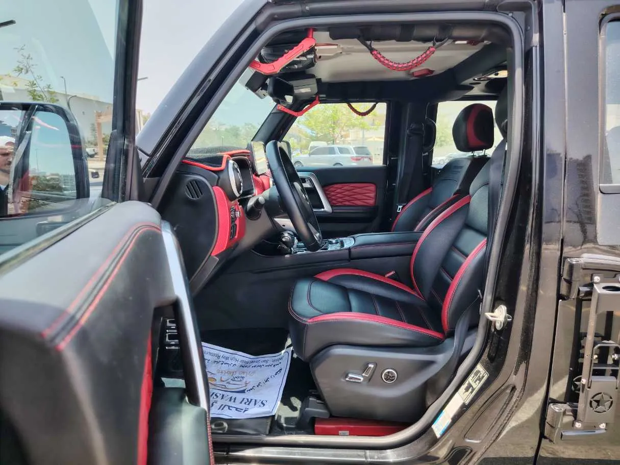Car image 11