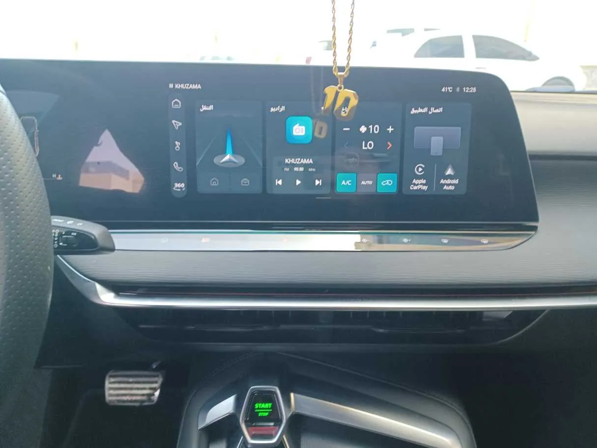Car image 15