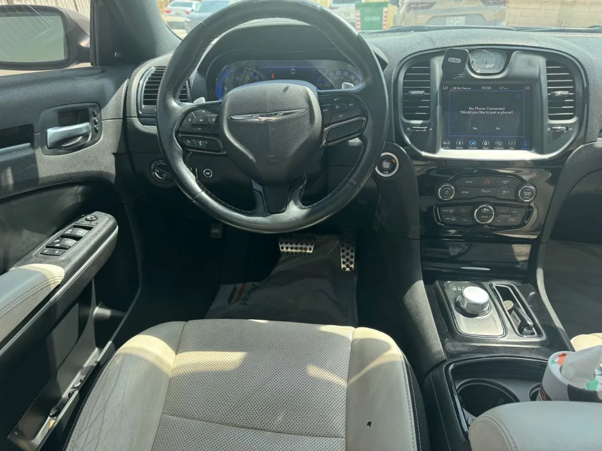 Car image 15