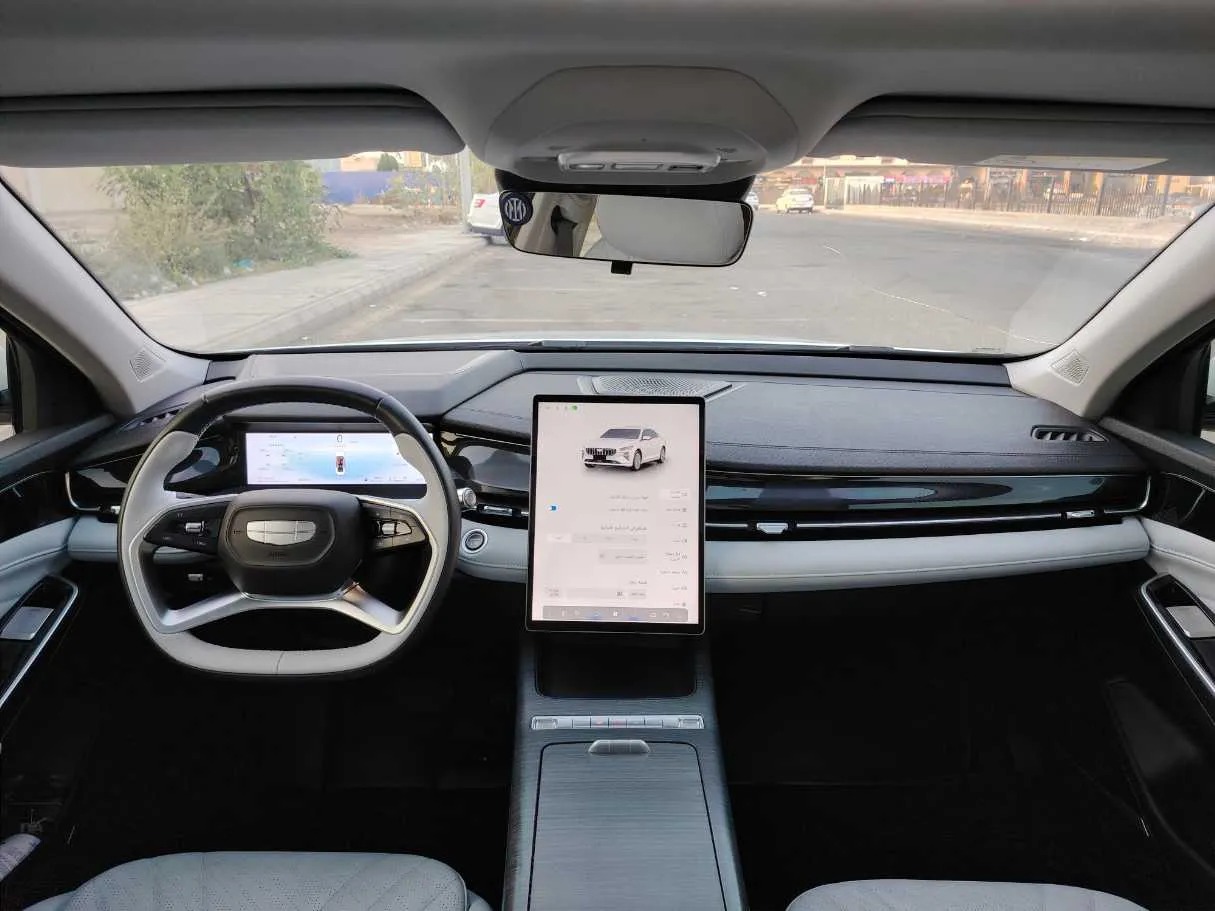 Car image 19