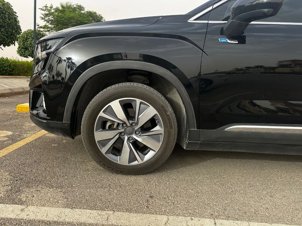 Car image 9