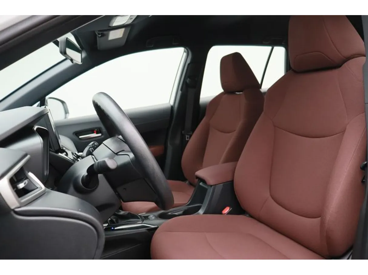 Car image 8