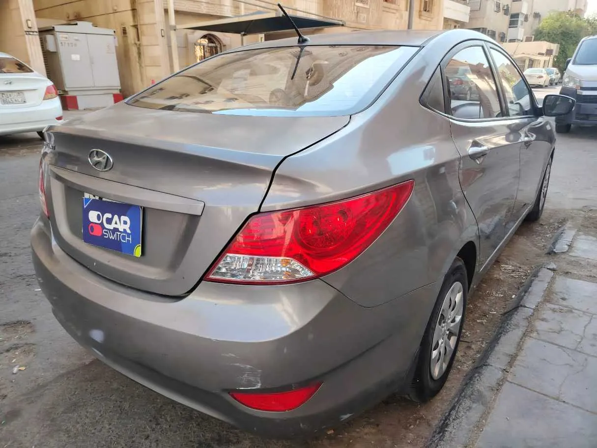 Car image 5