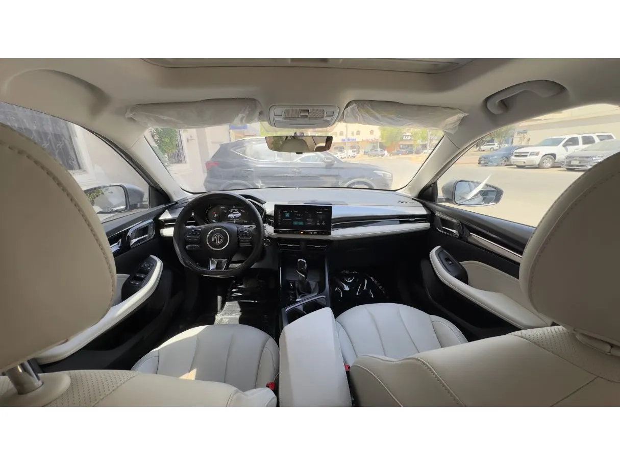 Car image 15