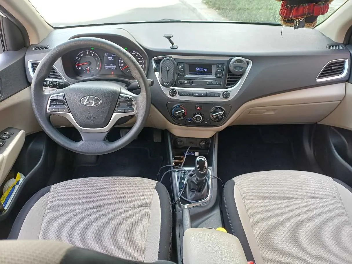 Car image 15