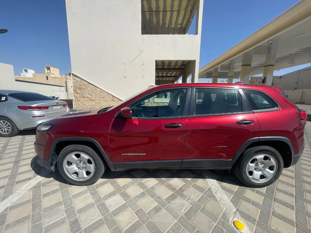 Car image 8