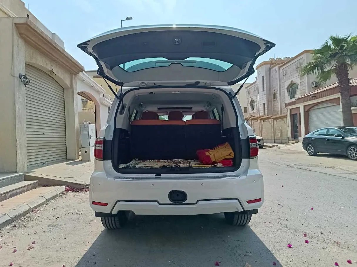 Car image 34