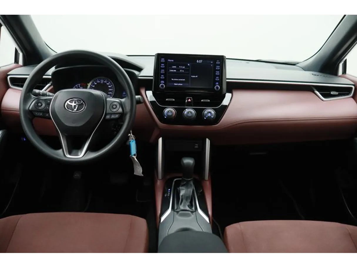 Car image 14