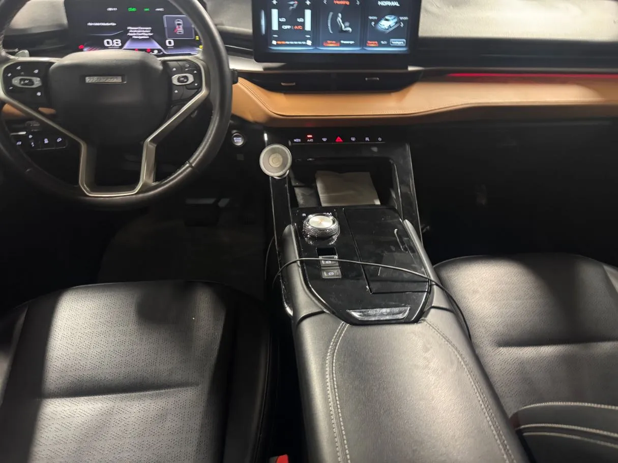 Car image 16