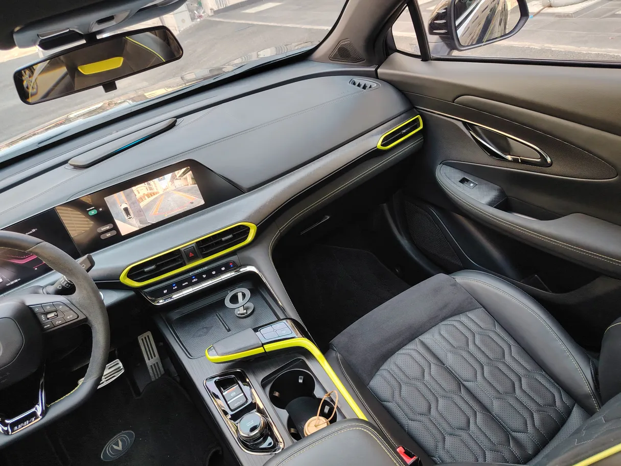 Car image 22