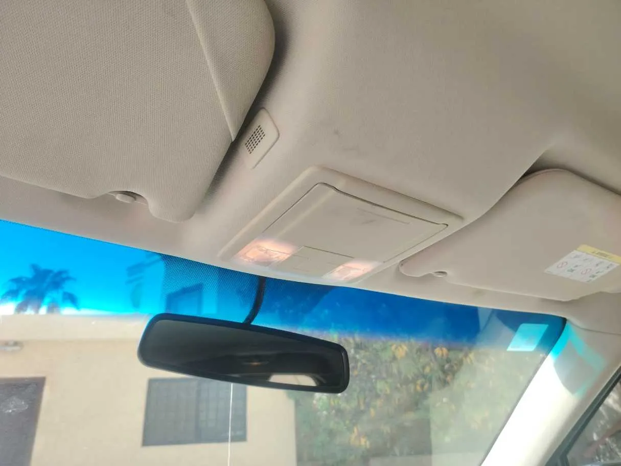Car image 33