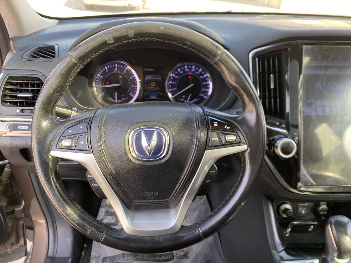 Car image 17