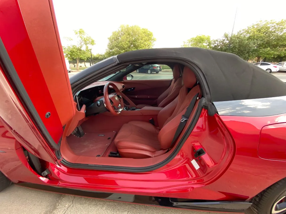 Car image 13