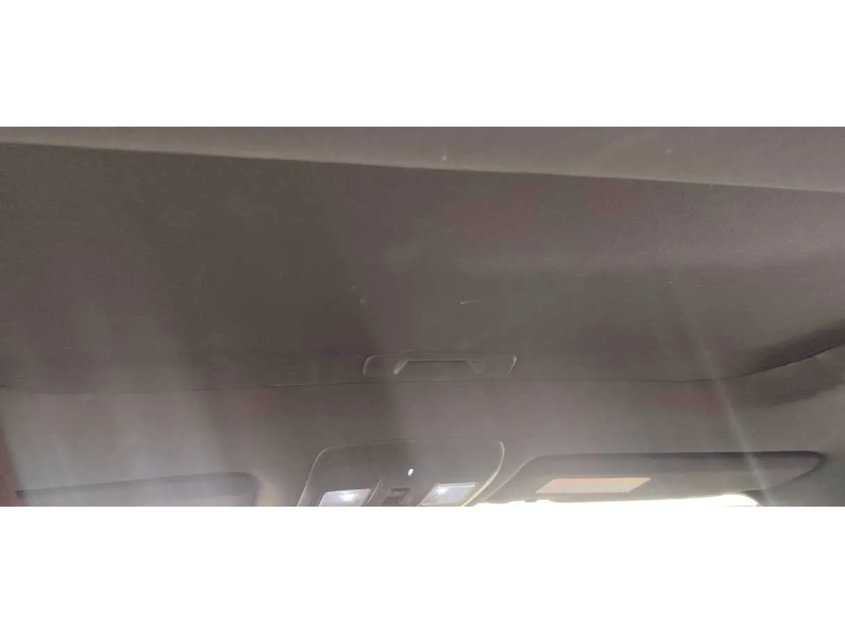 Car image 32