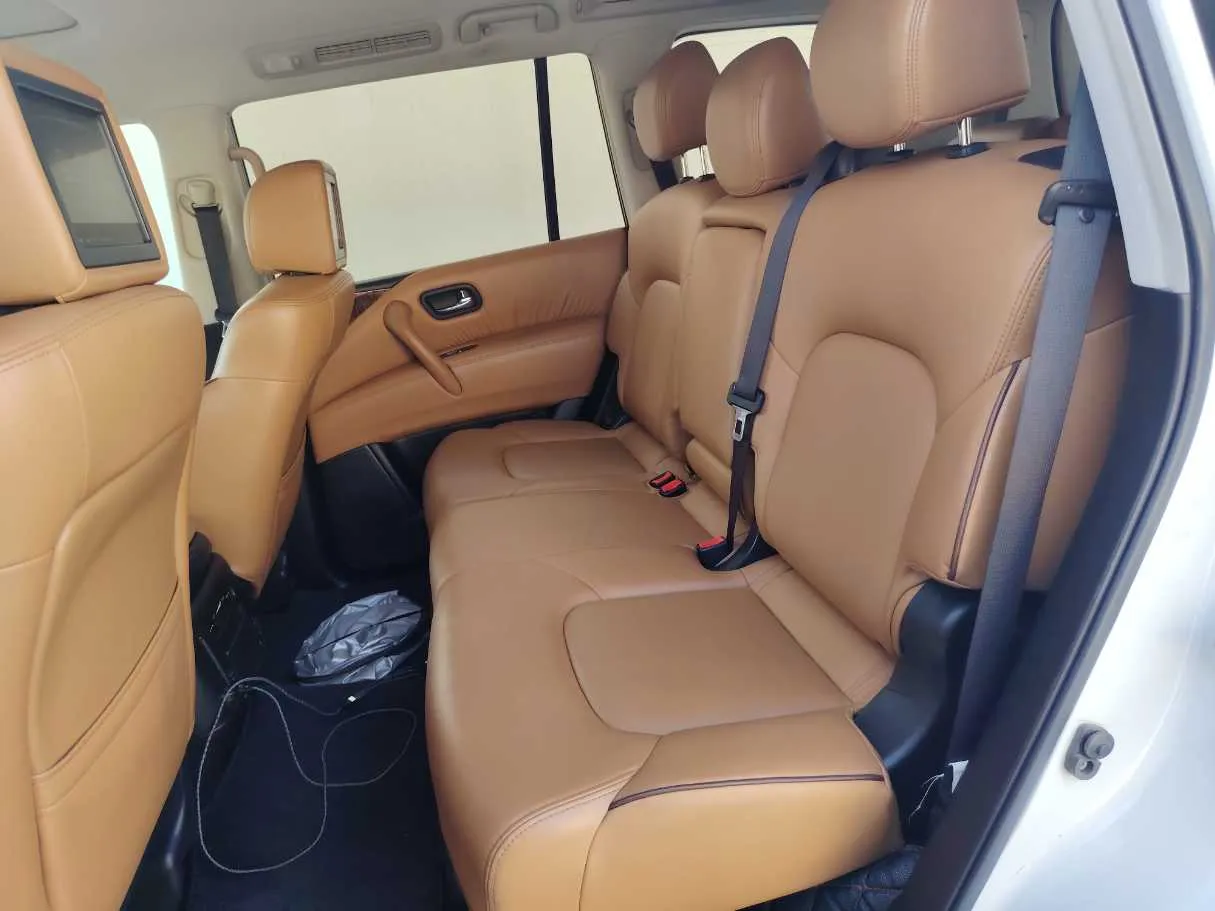 Car image 16