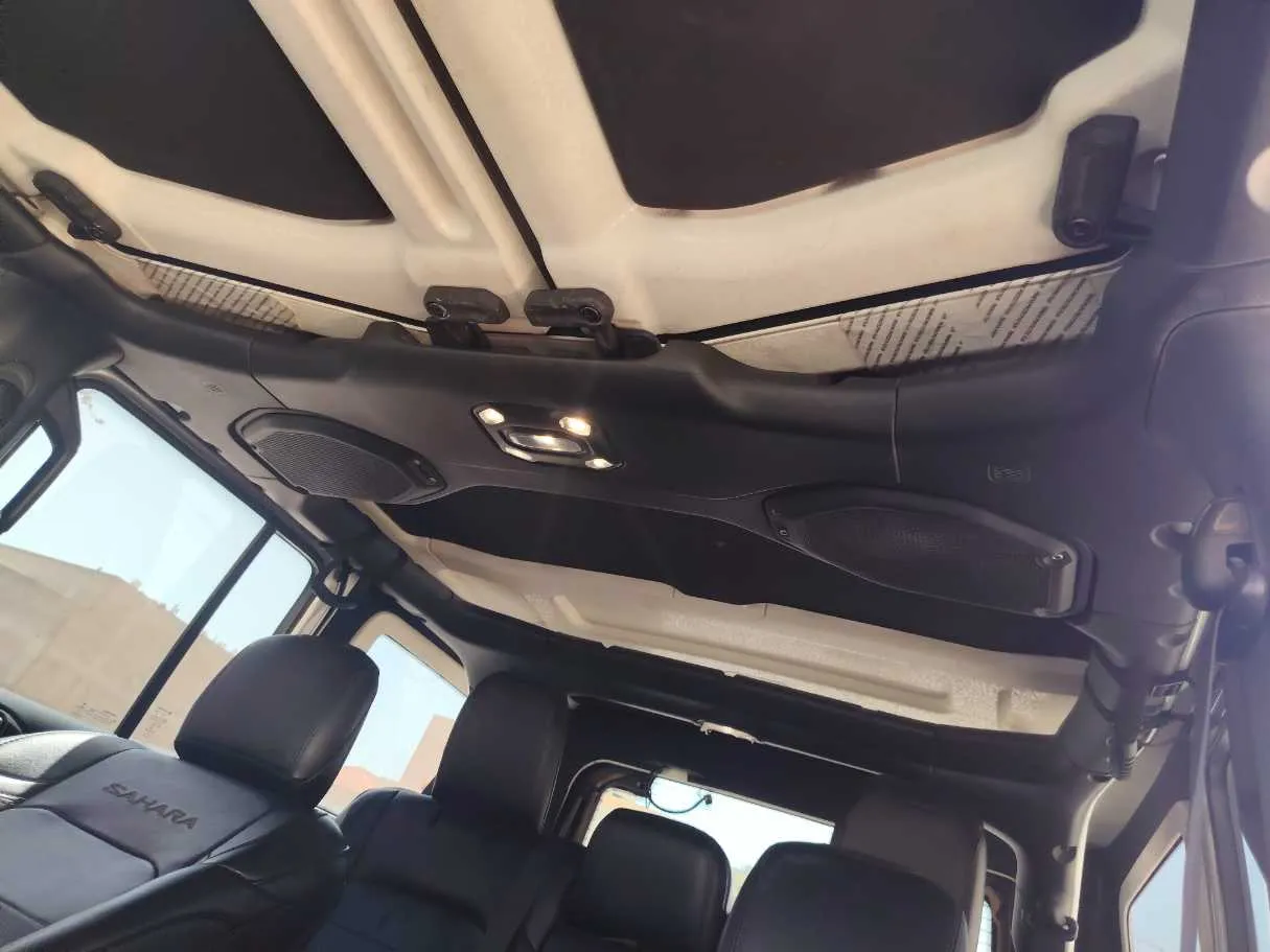 Car image 29
