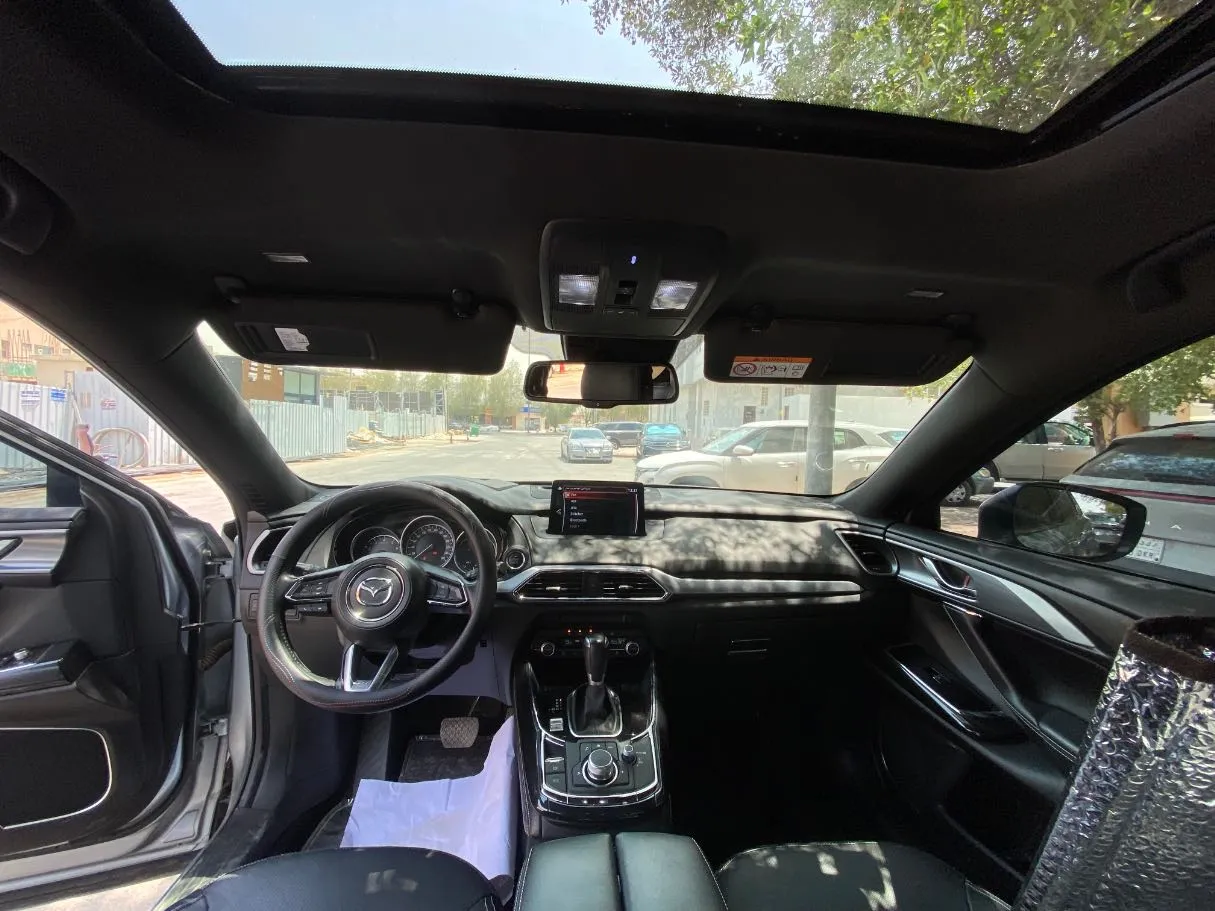 Car image 15