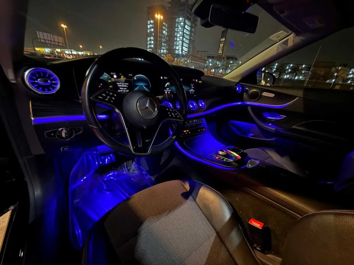 Car image 25