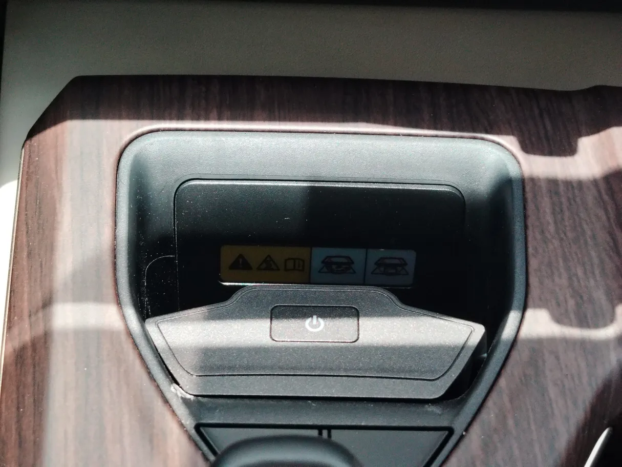 Car image 27