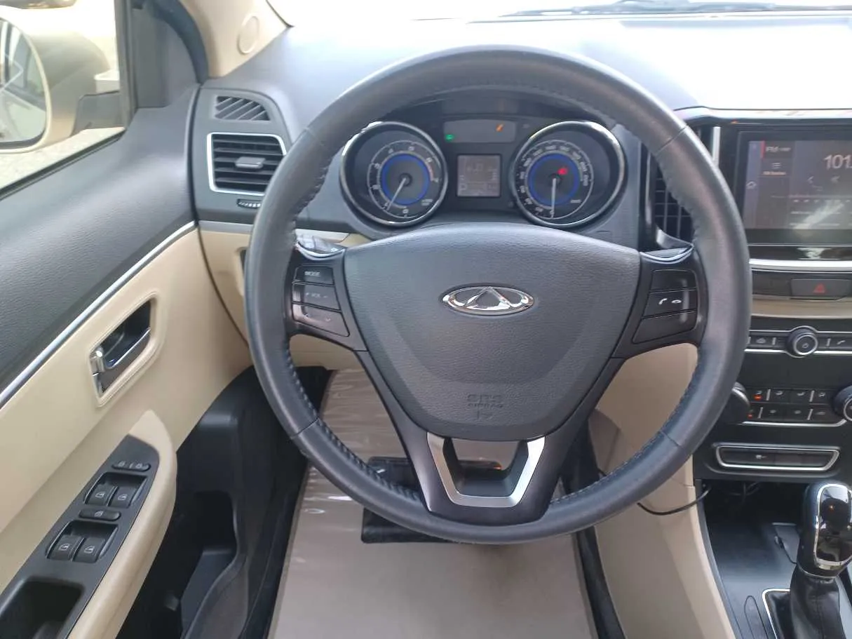 Car image 15