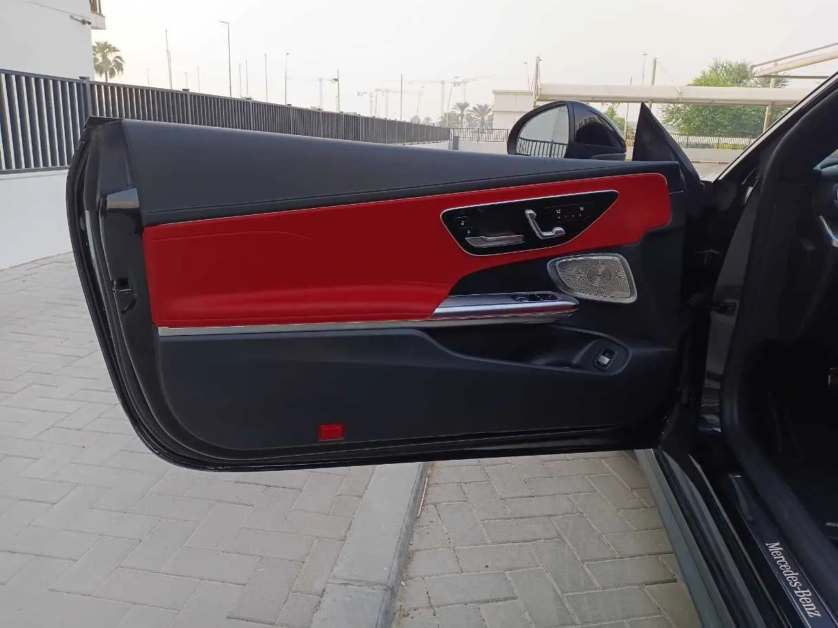 Car image 10