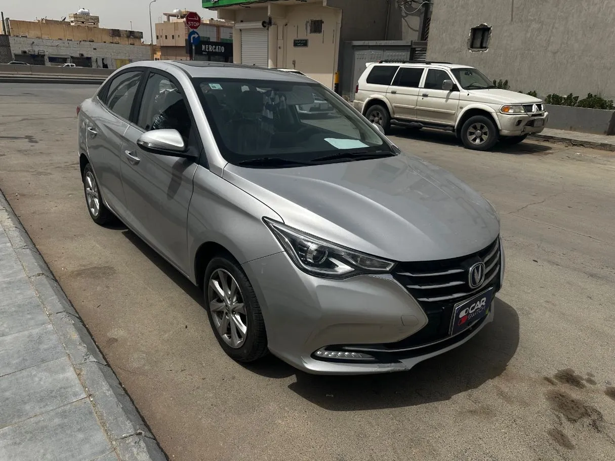 Car image 3