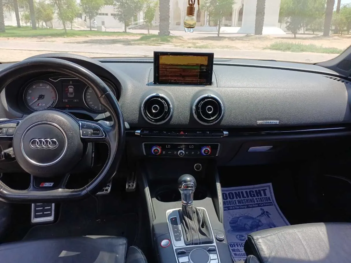Car image 15