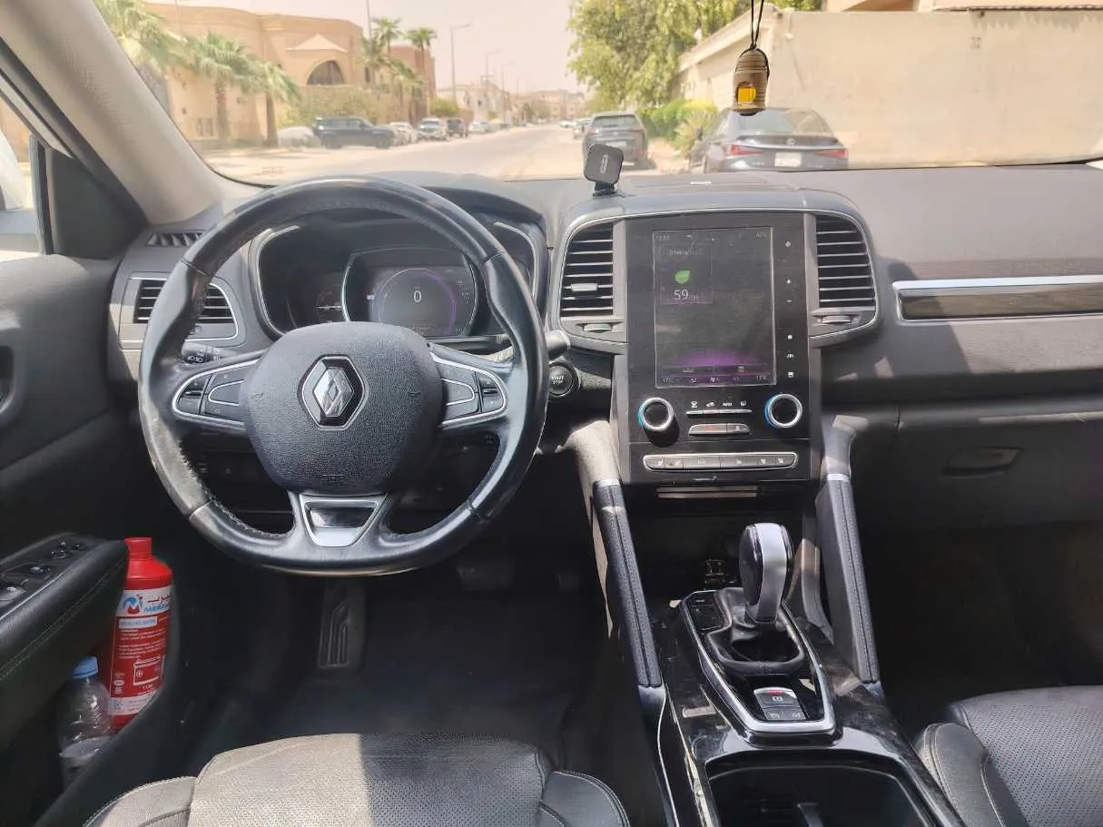 Car image 19