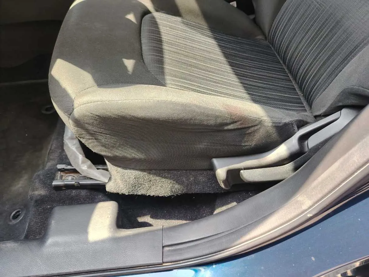 Car image 36