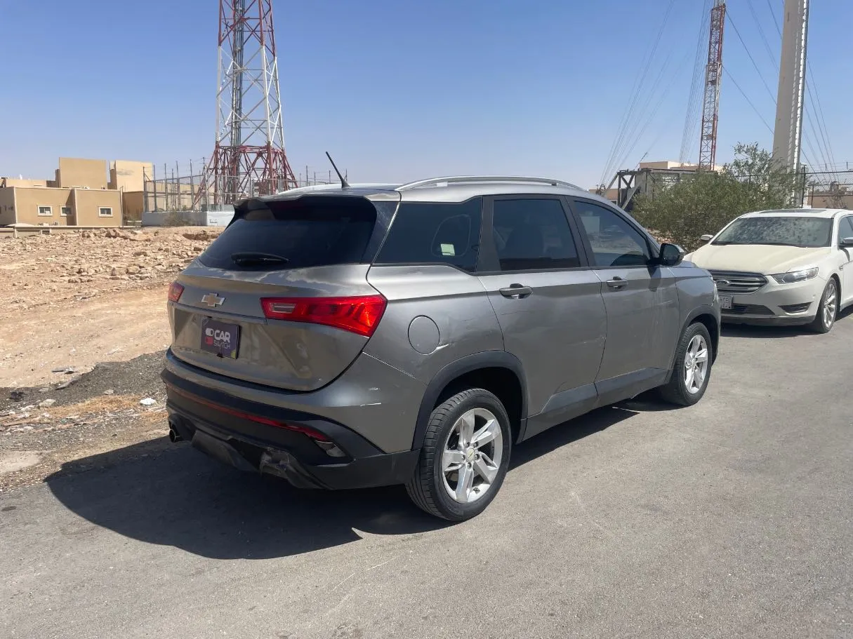 Car image 5