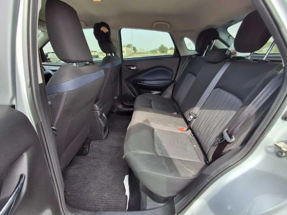 Car image 13