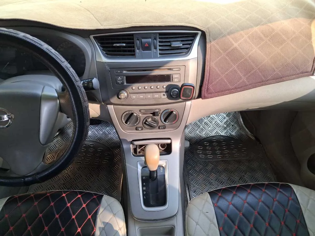 Car image 15