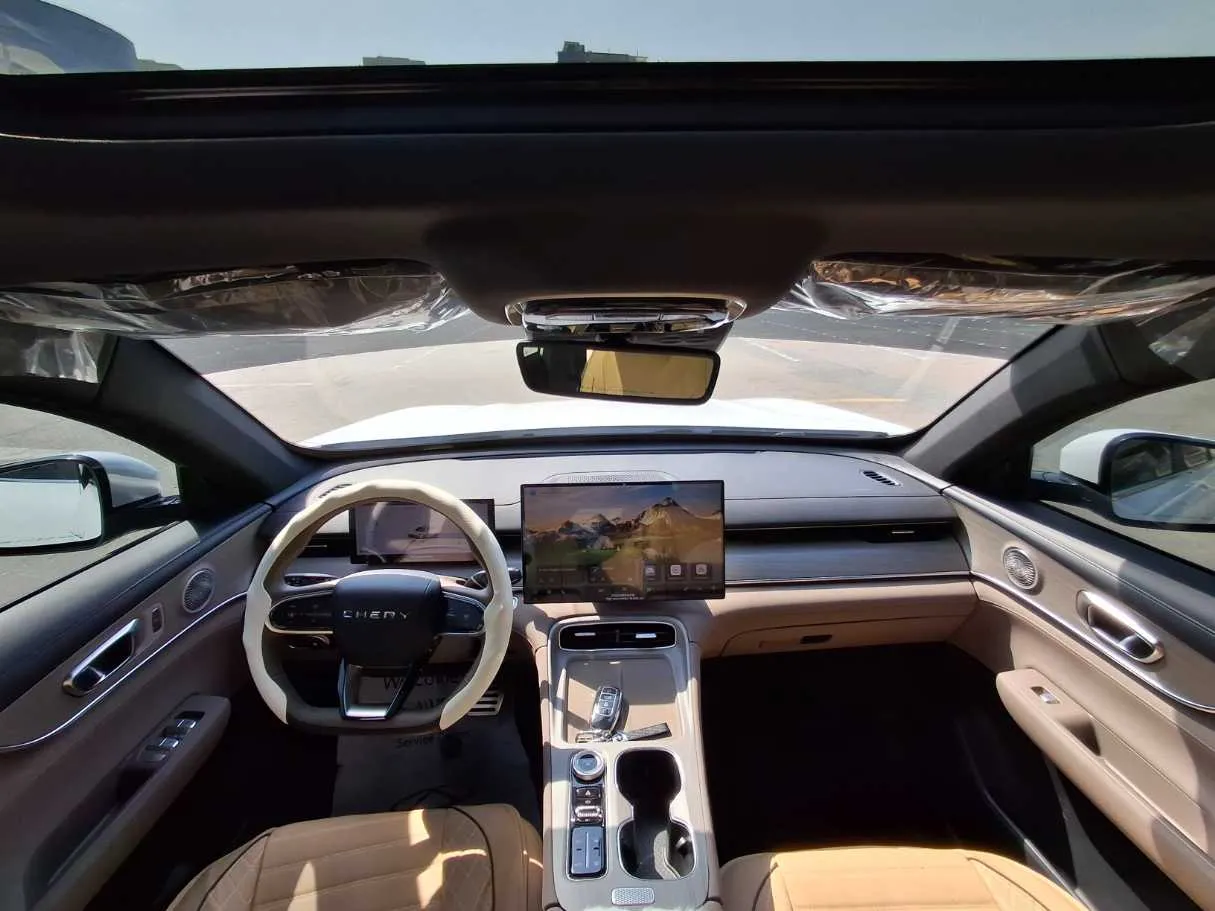 Car image 17