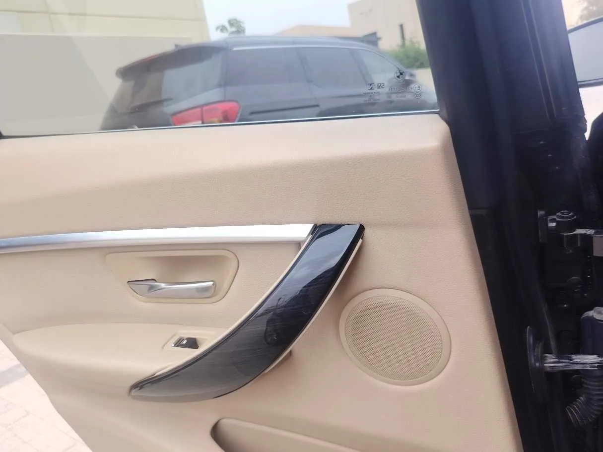 Car image 29