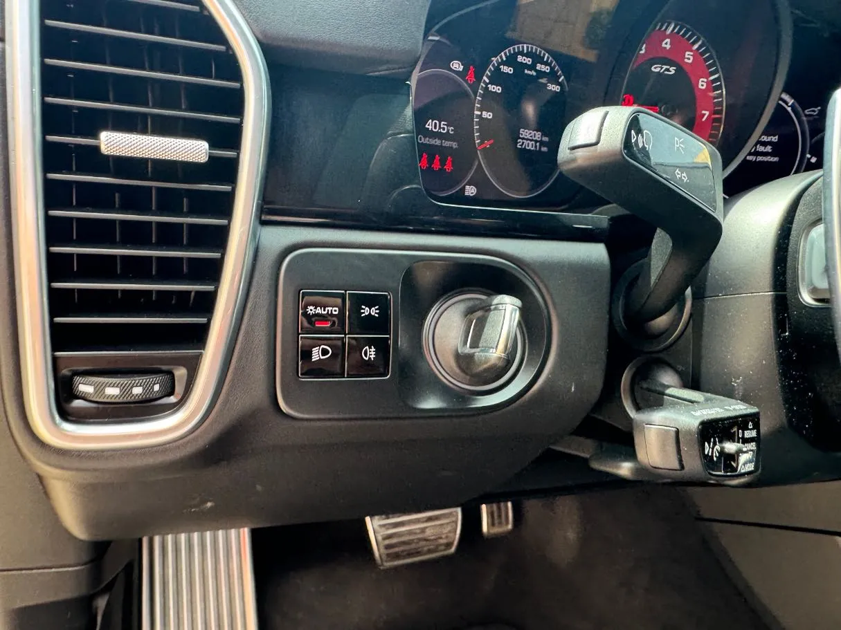 Car image 22