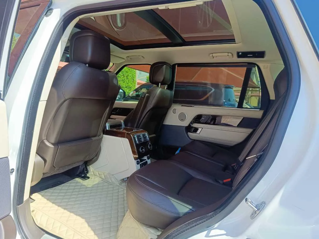 Car image 20