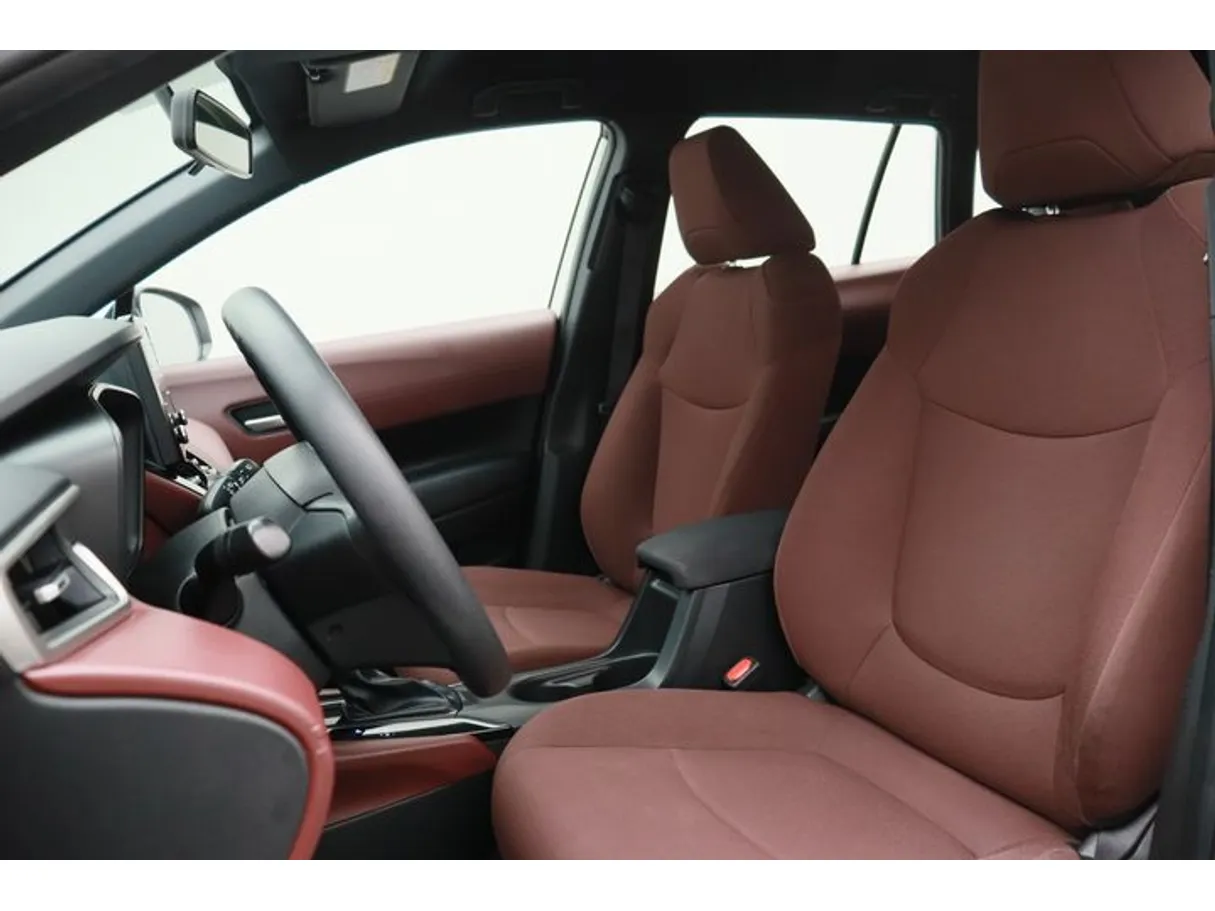 Car image 8