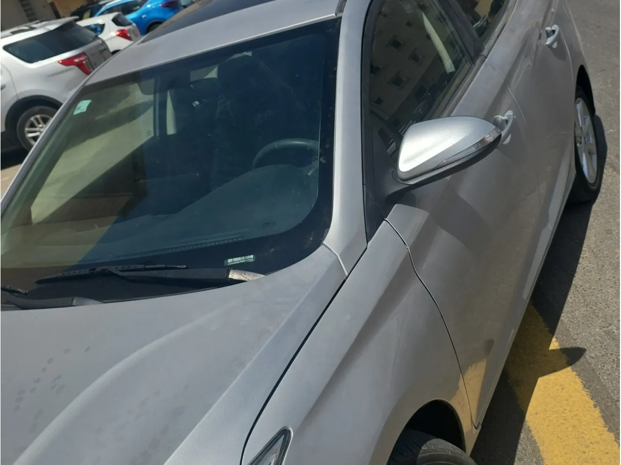 Car image 10