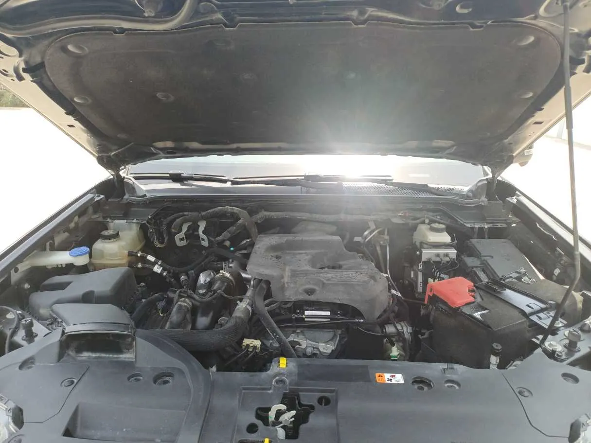 Car image 24