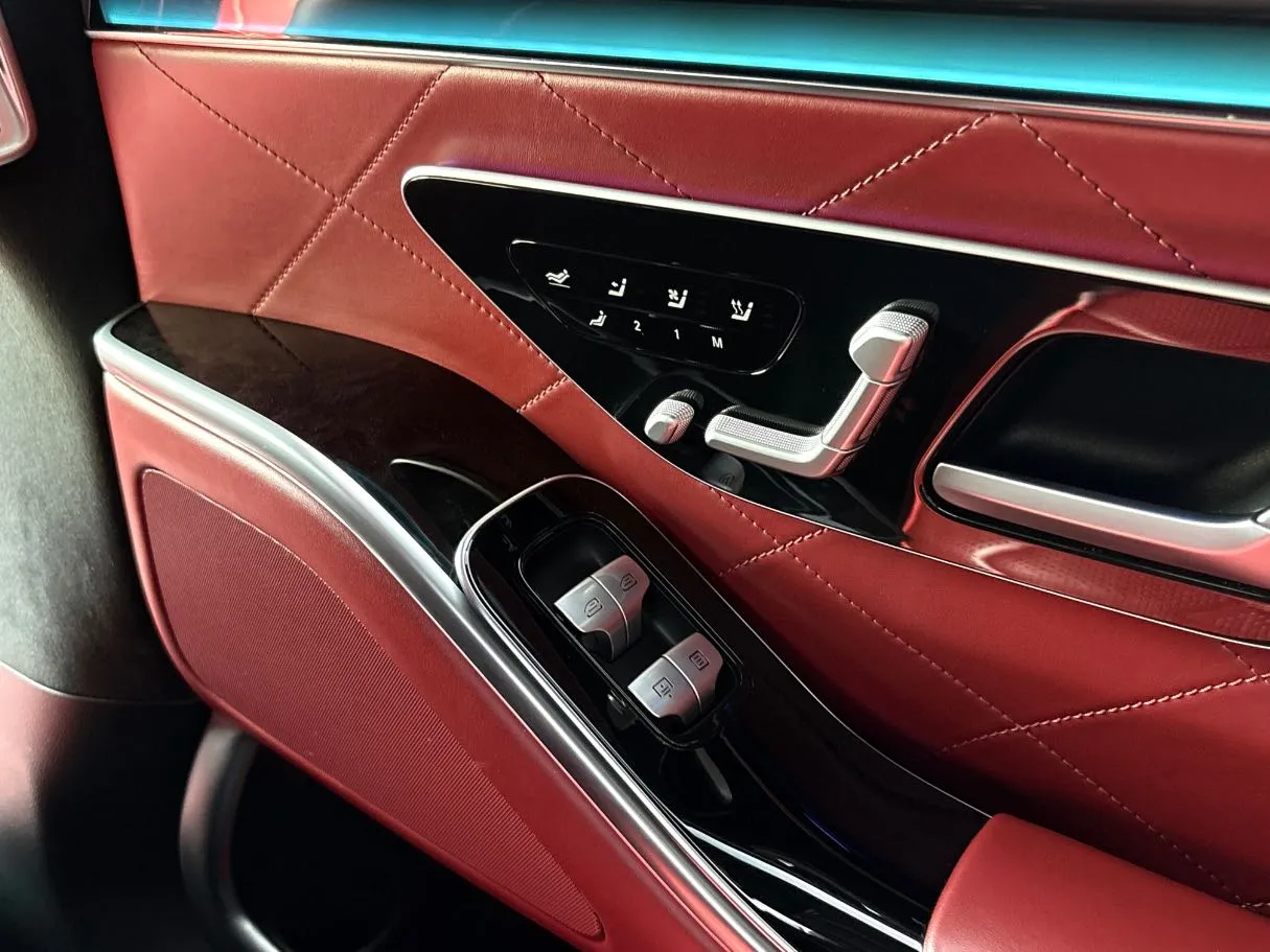 Car image 33