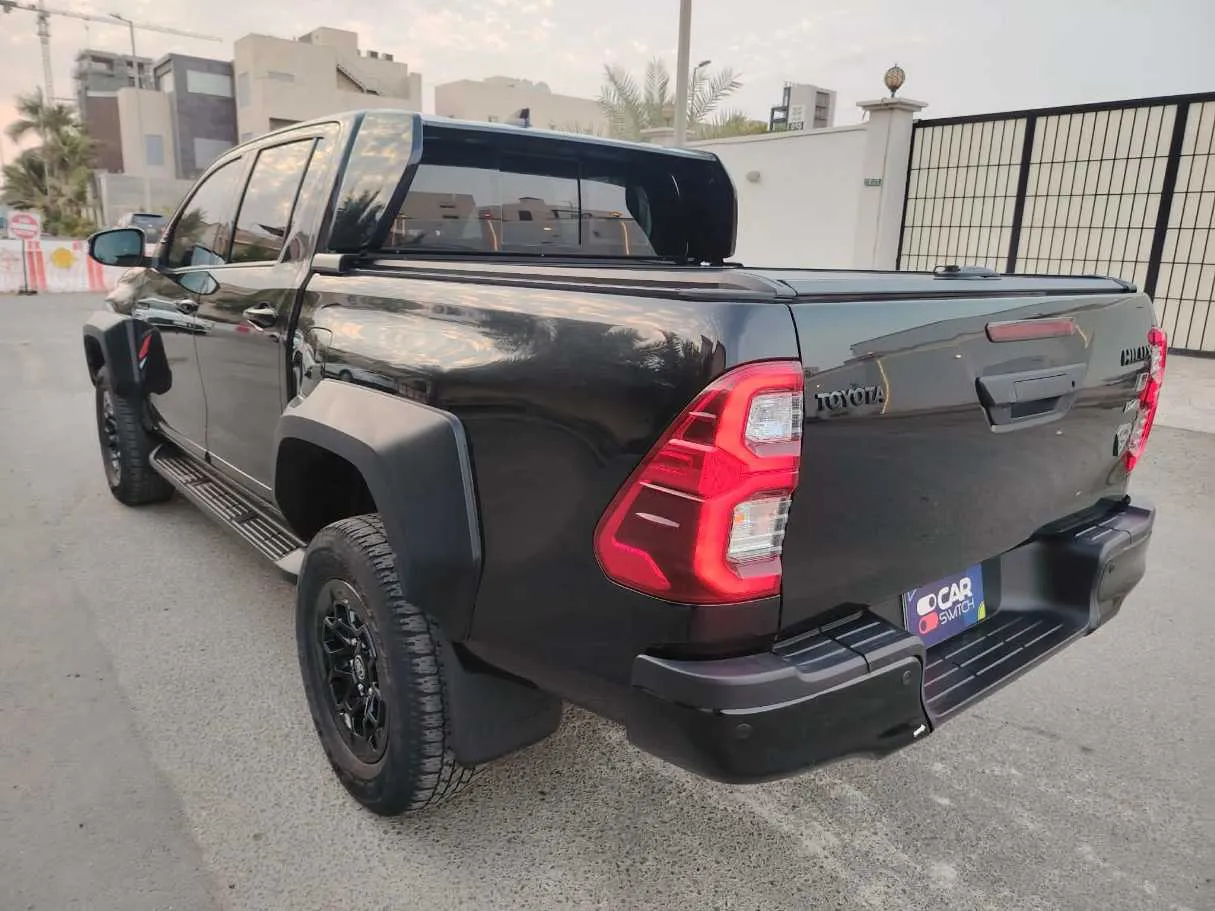 Car image 8