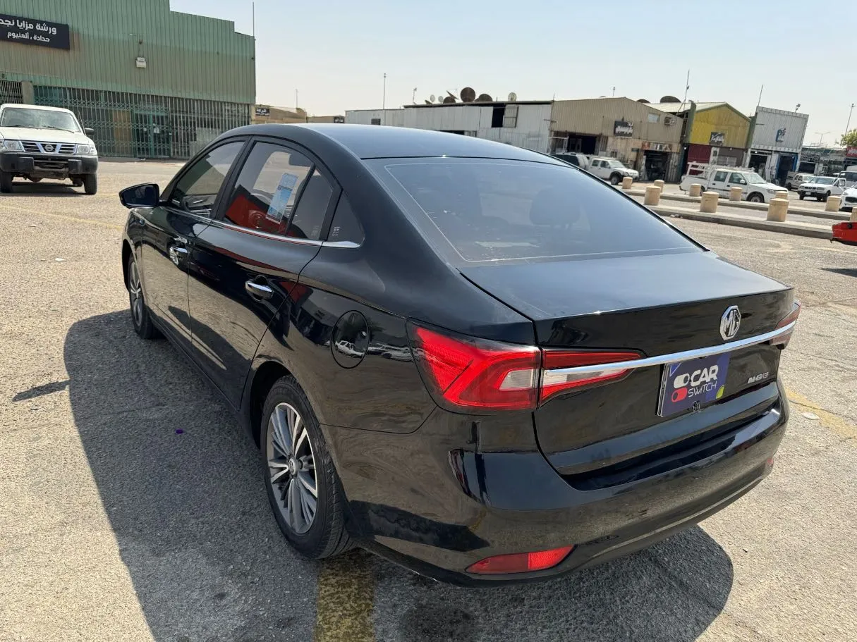 Car image 7