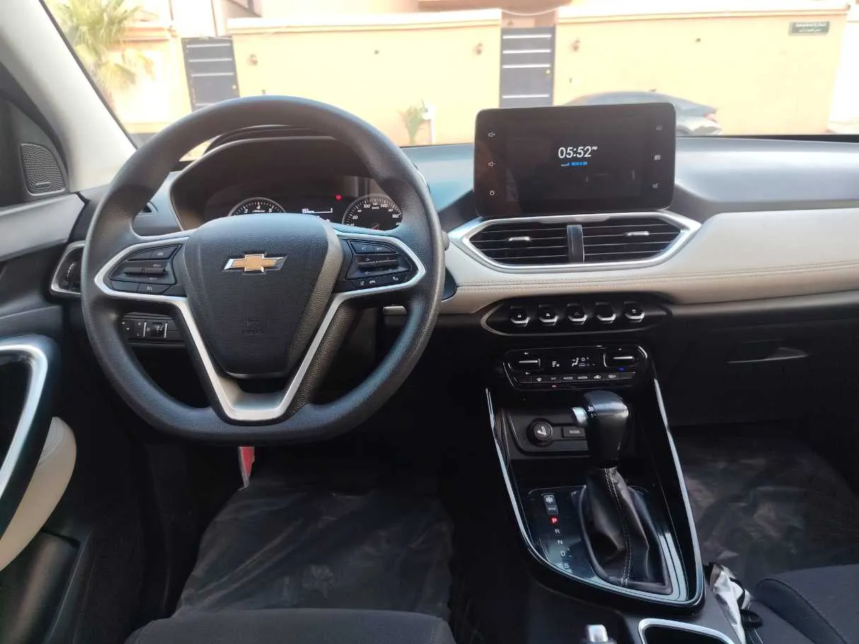Car image 19