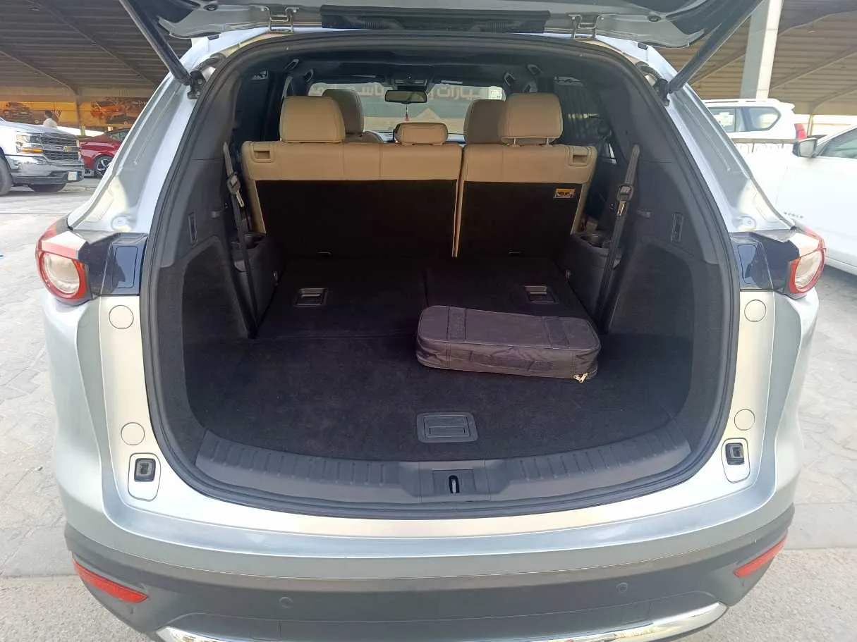 Car image 27