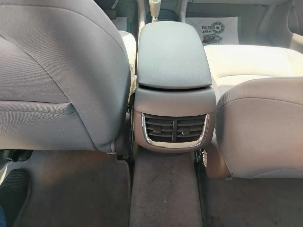 Car image 35