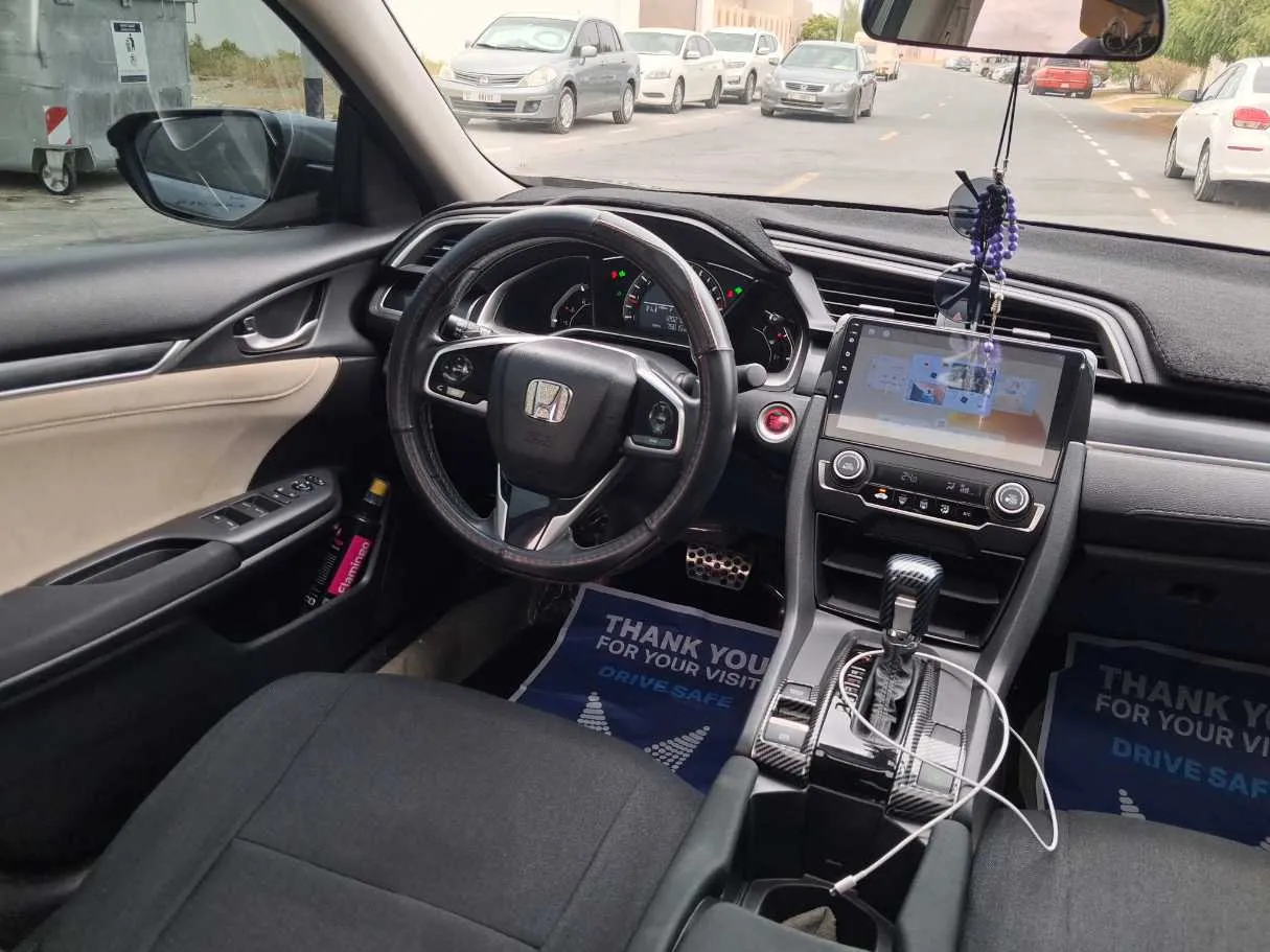 Car image 17